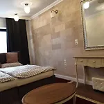 Ejjeli Bagoly Etterem Es Panzio Bed & Breakfast Budapešť