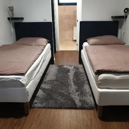 Ejjeli Bagoly Etterem Es Panzio