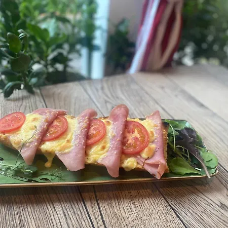 Ejjeli Bagoly Etterem Es Panzio Boedapest