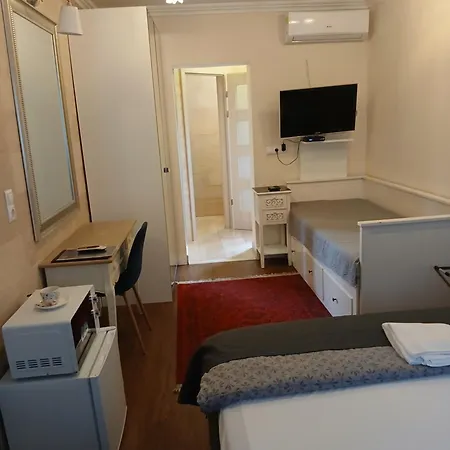 Ejjeli Bagoly Etterem Es Panzio Boedapest