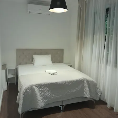 Bed & Breakfast Ejjeli Bagoly Etterem Es Panzio