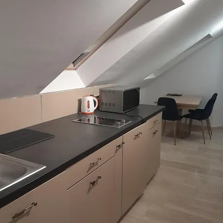 Bed & Breakfast Ejjeli Bagoly Etterem Es Panzio Boedapest