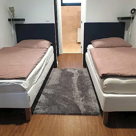 Ejjeli Bagoly Etterem Es Panzio 3*