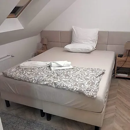 Ejjeli Bagoly Etterem Es Panzio 3* Budapeszt