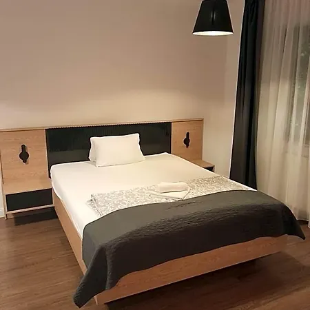 Ejjeli Bagoly Etterem Es Panzio Budapeszt