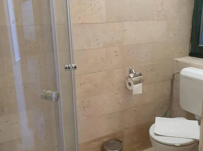 éjjeli Bagoly étterem és Panzió 3* Budapest