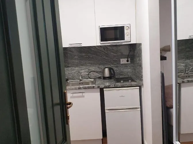 Ejjeli Bagoly Etterem Es Panzio B&B Budapesta