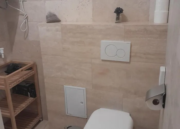 éjjeli Bagoly étterem és Panzió Budapeste