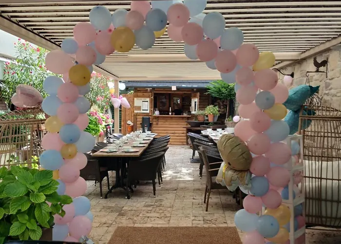 B&B Ejjeli Bagoly Etterem Es Panzio
