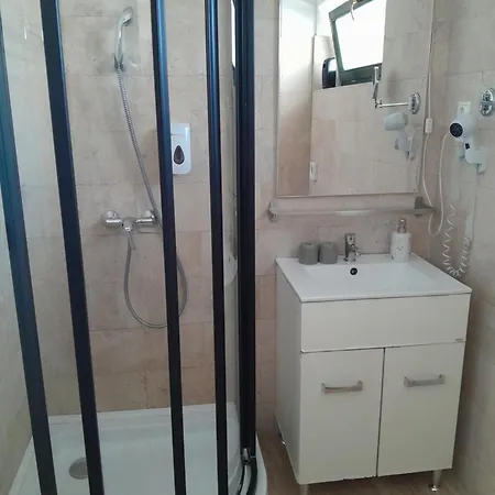 Ejjeli Bagoly Etterem Es Panzio Bed & Breakfast