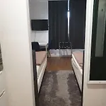 Ejjeli Bagoly Etterem Es Panzio B&B Budapesta