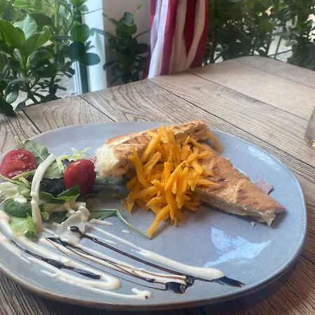 Ejjeli Bagoly Etterem Es Panzio 3* Budapeszt